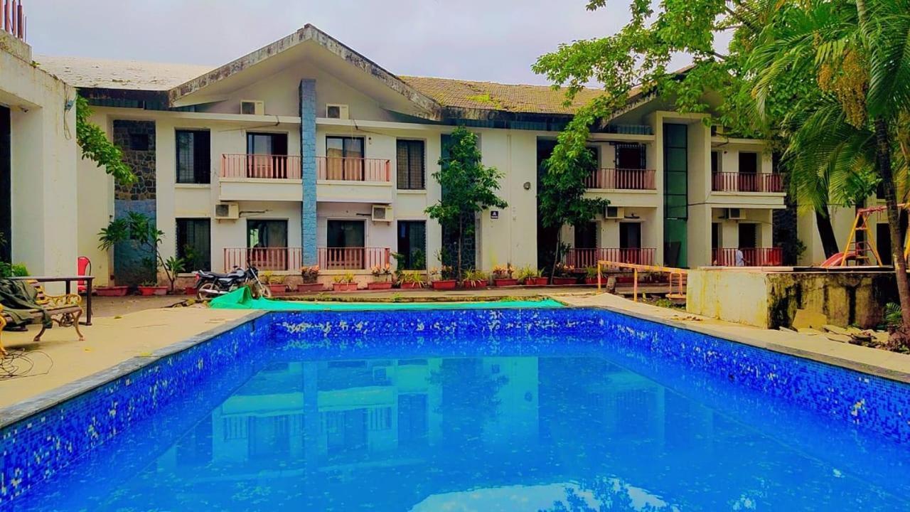 Indus Valley Resort Lonavala Buitenkant foto